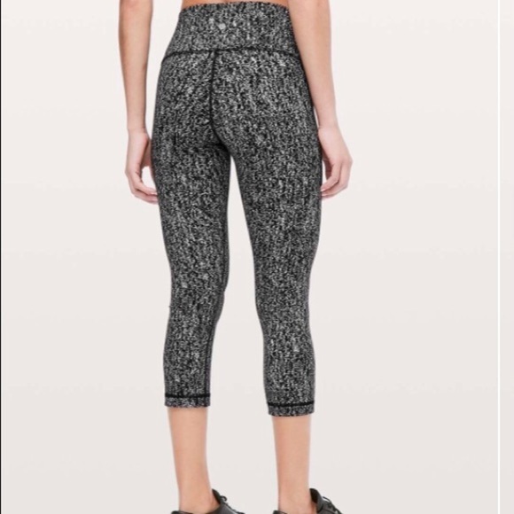 lululemon athletica Pants - 𝅺Lululemon wunder unders high rise leggings sz 2